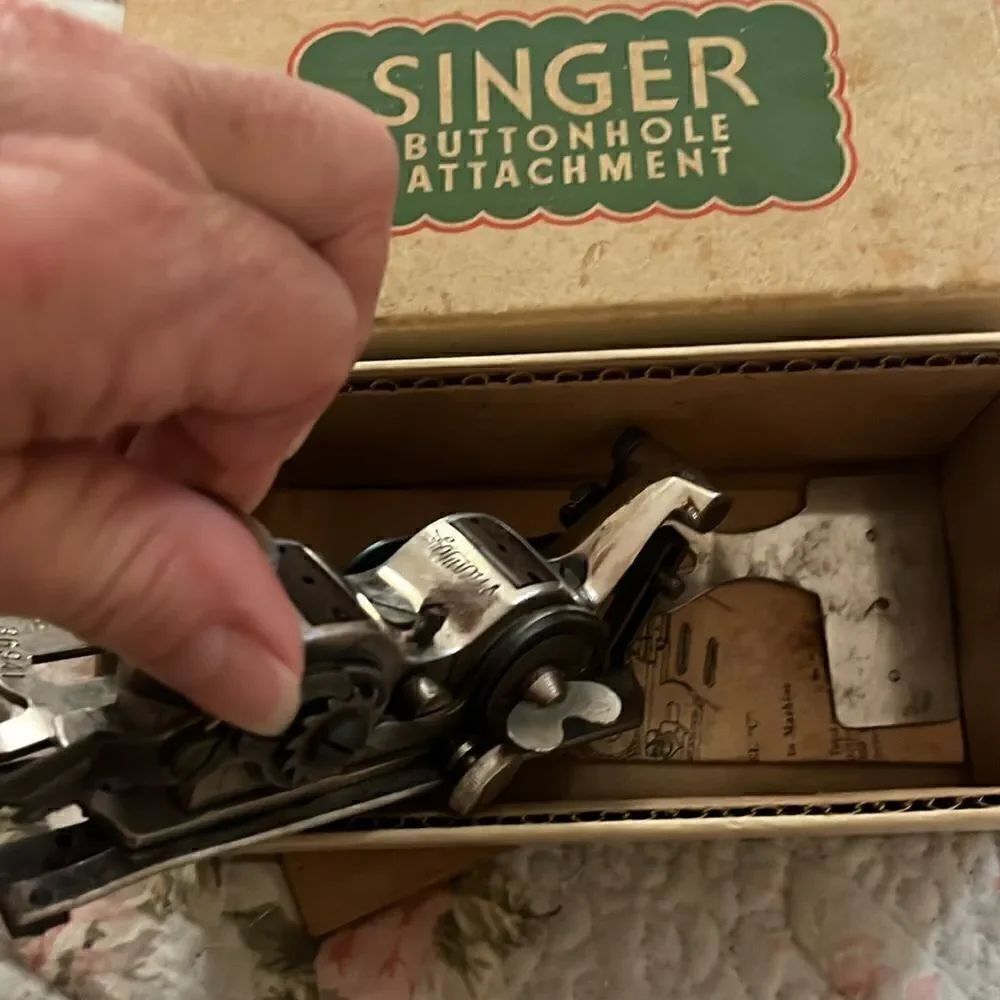 Singer, sewing machine attachments - Picture 3 of 7